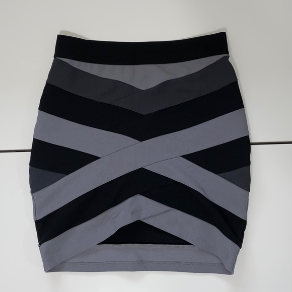 DYNAMITE BLACK & GREY WOMENS SHORT PENCIL SKIRT - Picture 1 of 6